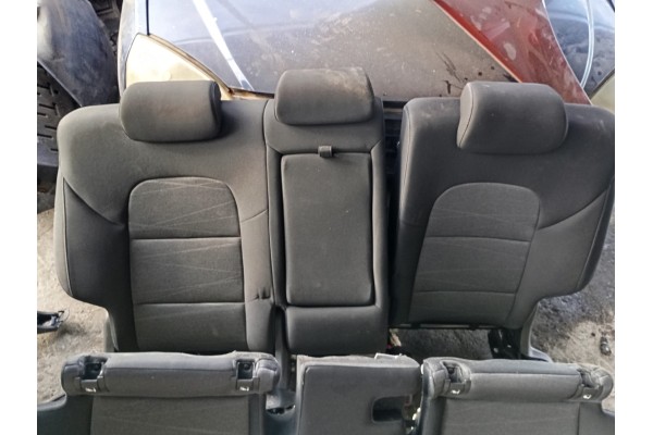 Recambio de asientos traseros para hyundai tucson sle 2wd referencia OEM IAM   