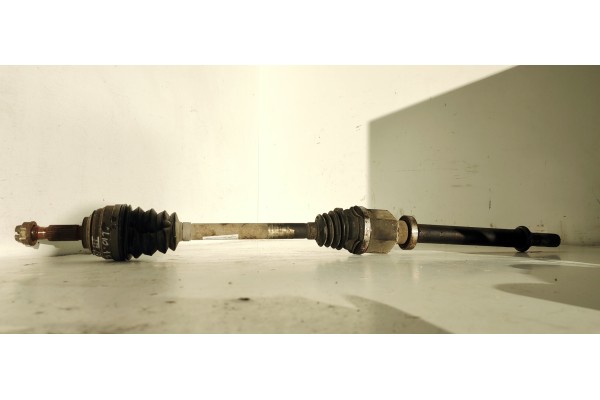 Recambio de transmision delantera derecha para renault clio iii exception 2 referencia OEM IAM 8200499586  