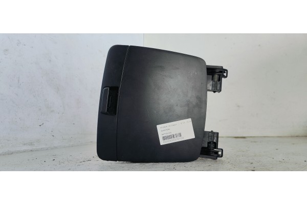 Recambio de guantera para hyundai i30 classic referencia OEM IAM 847702L000  