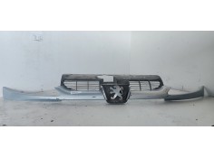 Recambio de rejilla delantera para peugeot 206 berlina xr referencia OEM IAM   