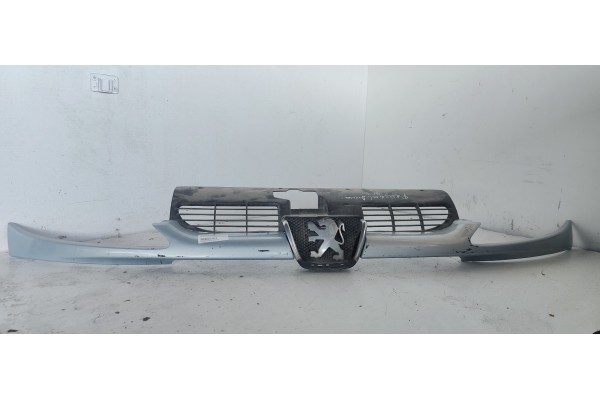 Recambio de rejilla delantera para peugeot 206 berlina xr referencia OEM IAM   
