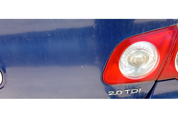 Recambio de piloto trasero derecho interior para volkswagen passat berlina (3c2) 2.0 tdi referencia OEM IAM 27560204  