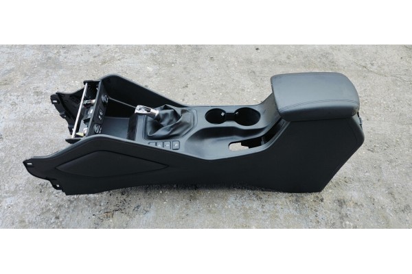 Recambio de apoyabrazos central para hyundai tucson sle 2wd referencia OEM IAM   