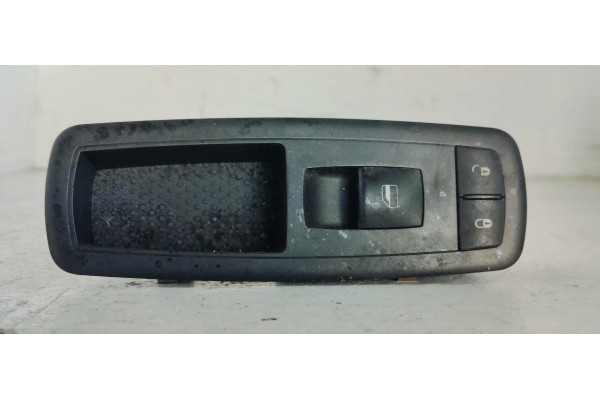 Recambio de mando elevalunas delantero derecho para chrysler grand voyager 2.8 crd cat referencia OEM IAM 68029178AA  