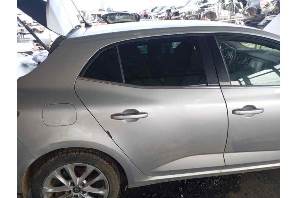 Recambio de puerta trasera derecha para renault megane iv berlina 5p megane iv berlina fase 1 referencia OEM IAM   