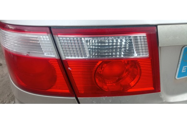 Recambio de piloto trasero izquierdo interior para kia carens 2.0 crdi ex monovolumen referencia OEM IAM   