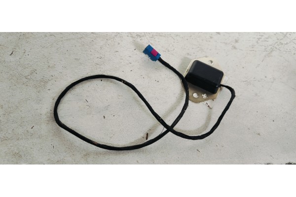 Recambio de antena para lancia thema 3.0jtd 240 fap referencia OEM IAM 05064186AA  