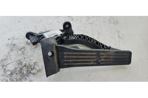 Recambio de pedal acelerador para hyundai i30 (gd) 1.4crdi 90 fap referencia OEM IAM 327003XXXX  