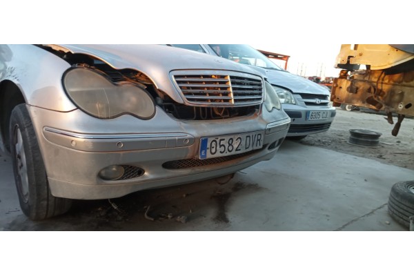 Recambio de paragolpes delantero para mercedes-benz clase c (w203) berlina 220 cdi (203.006) referencia OEM IAM   