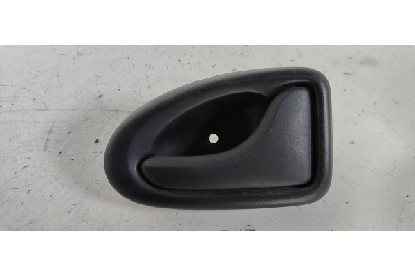 Recambio de maneta interior trasera derecha para dacia logan 1.4 cat referencia OEM IAM 7700830079  