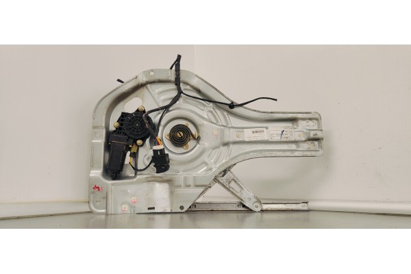 Recambio de elevalunas trasero izquierdo para hyundai tucson (jm) 2.0 crdi cat referencia OEM IAM 834702E010  