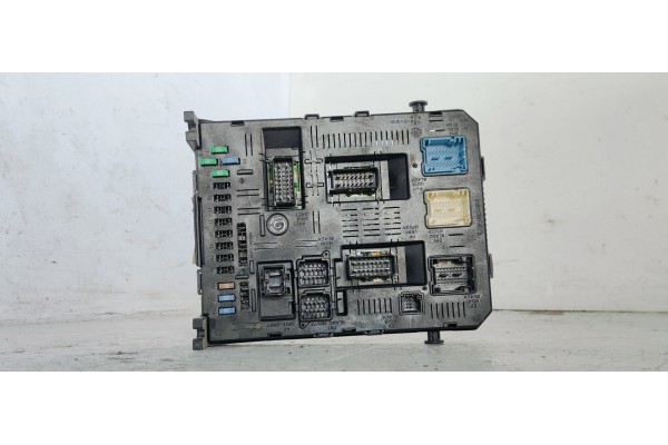 Recambio de caja reles / fusibles para peugeot 307 (s1) xs referencia OEM IAM 9660105780  