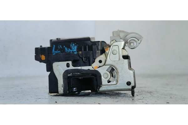 Recambio de cerradura puerta trasera derecha para dacia lodgy 1.5dci 110 fap referencia OEM IAM   