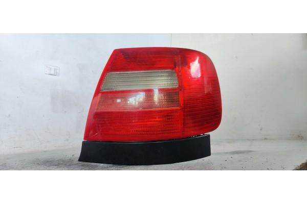 Recambio de piloto trasero derecho para audi a4 berlina (b5) 1.9 tdi referencia OEM IAM 034411927R  