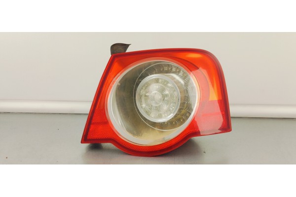 Recambio de piloto trasero derecho para volkswagen passat berlina (3c2) 1.6 i 102 referencia OEM IAM 3C5945096H  