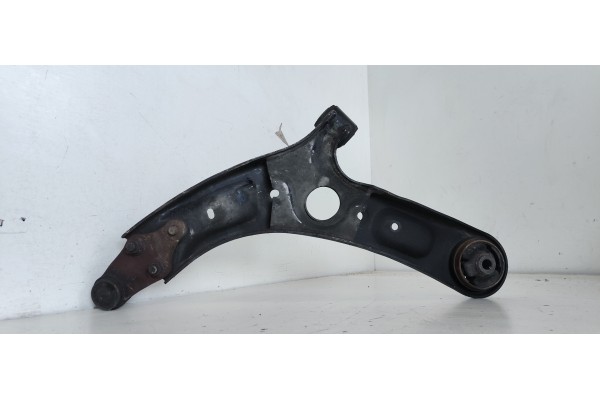 Recambio de brazo suspension inferior delantero derecho para hyundai i30 (gd) city referencia OEM IAM 54501A2600  