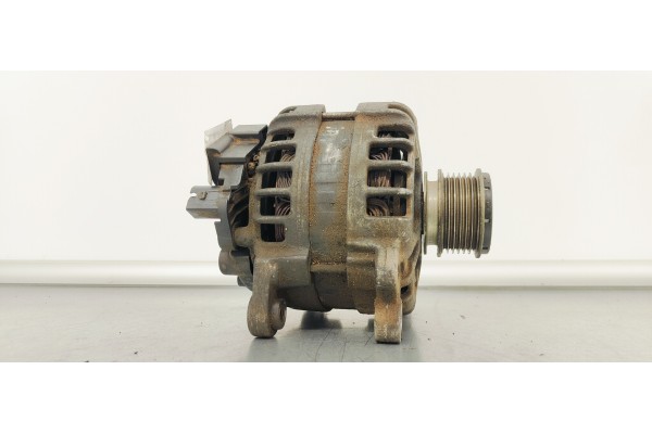 Recambio de alternador para seat ibiza iv berlina 1.4 tdi 90 fap referencia OEM IAM 04B903023B  