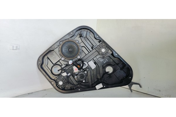 Recambio de elevalunas trasero derecho para hyundai tucson sle 2wd referencia OEM IAM 9215100100  
