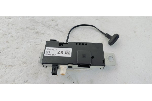 Recambio de antena para opel insignia berlina 2.0cdti 130 fap referencia OEM IAM 13241374  