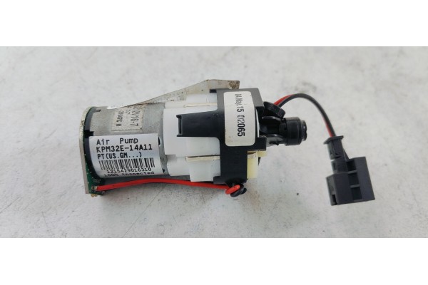 Recambio de bomba agua para mercedes-benz clase gla (w156) gla 220 cdi (156.903) referencia OEM IAM KPM32E14A11  