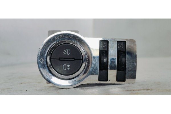 Recambio de mando luces para opel insignia berlina 2.0cdti 130 fap referencia OEM IAM 13268702  