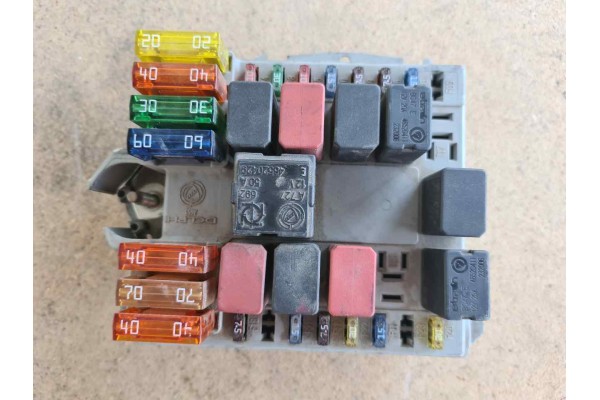 Recambio de caja reles / fusibles para fiat doblo (119) 1.9 jtd cat referencia OEM IAM 51756264 46520429 