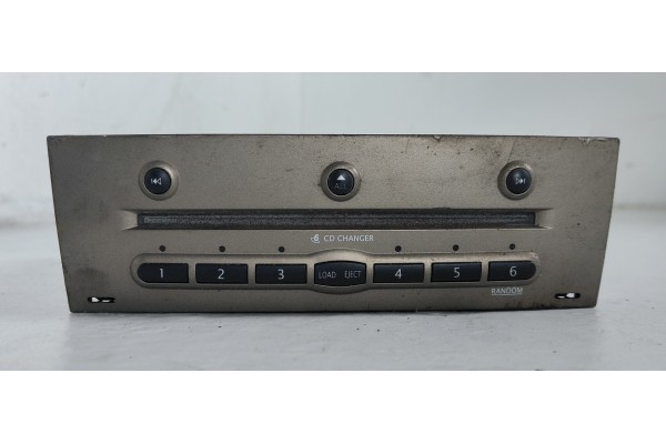 Recambio de sistema audio / radio cd para renault megane ii coupe/cabrio luxe dynamique referencia OEM IAM 8200505121A  