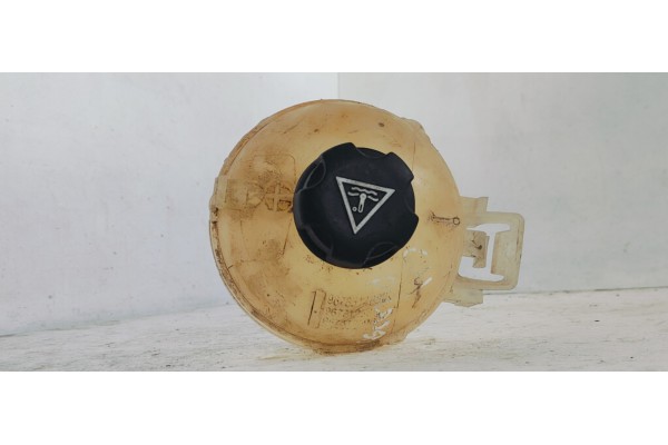 Recambio de deposito expansion para citroen c4 picasso 1.6hdi 112 fap referencia OEM IAM 9678514680  