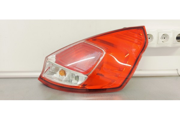 Recambio de piloto trasero derecho para ford fiesta (ccn) 1.0i turbo 100 referencia OEM IAM C1BB13404AE  