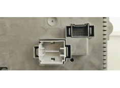 Recambio de caja reles / fusibles para volvo xc90 2.4 d5 163 4x4 referencia OEM IAM 12217799  