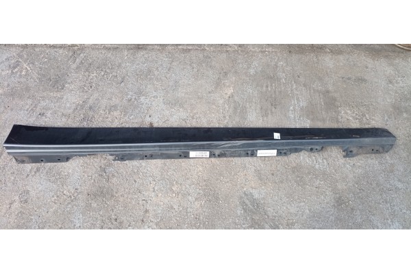 Recambio de faldon lateral para bmw serie 3 lim. (f30) 2.0 turbodiesel referencia OEM IAM   