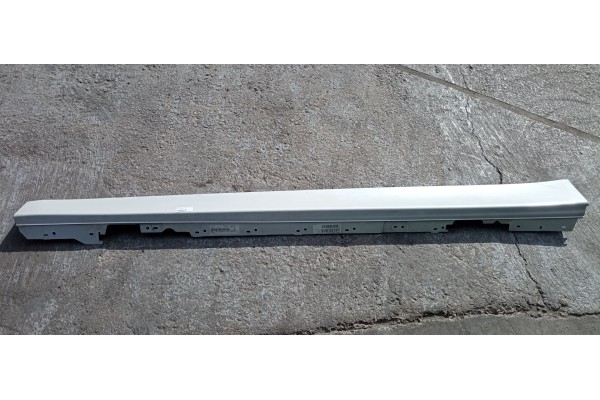 Recambio de faldon lateral para bmw serie 3 lim. (f30) 2.0 turbodiesel referencia OEM IAM   