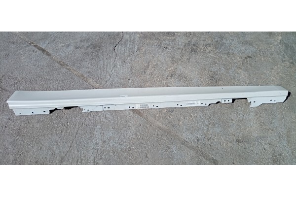 Recambio de faldon lateral para bmw serie 3 lim. (f30) 2.0 turbodiesel referencia OEM IAM   