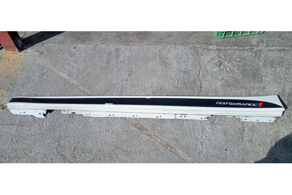 Recambio de faldon lateral para bmw serie 3 lim. (f30) 2.0 turbodiesel referencia OEM IAM   