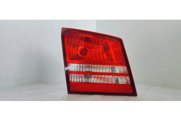 Recambio de piloto trasero izquierdo interior para dodge journey 2.0 crd 140 fap referencia OEM IAM 04806369AD  