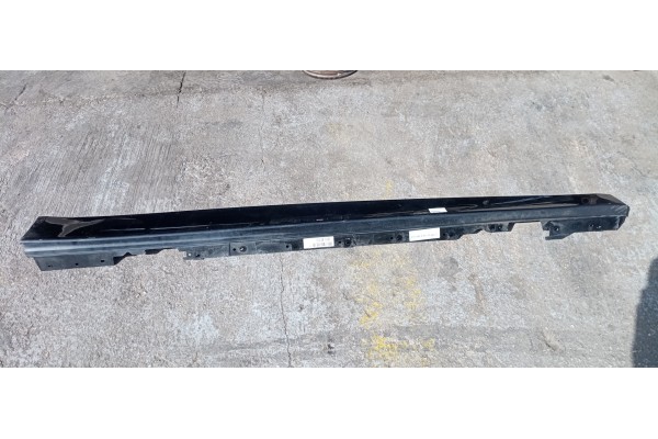 Recambio de faldon lateral para bmw serie 3 lim. (f30) 2.0 turbodiesel referencia OEM IAM   