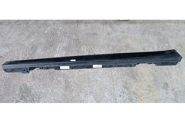 Recambio de faldon lateral para bmw serie 3 lim. (f30) 2.0 turbodiesel referencia OEM IAM   