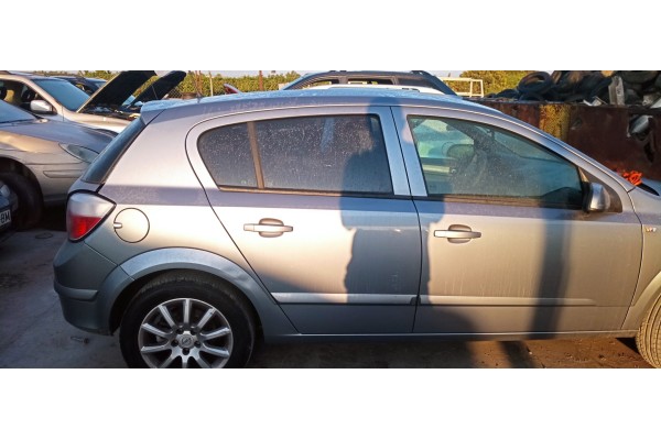 Recambio de puerta trasera derecha para opel astra h berlina 1.7 16v cdti referencia OEM IAM   