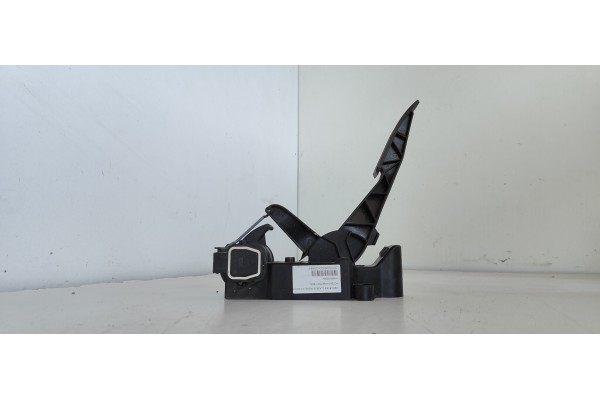 Recambio de potenciometro pedal para mercedes-benz clase b (w245) 2.0 cdi cat referencia OEM IAM A1693000204  