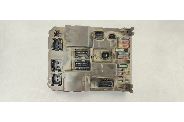 Recambio de caja reles / fusibles para peugeot 307 break / sw (s1) break xt referencia OEM IAM 9651197680  