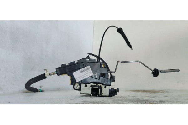 Recambio de cerradura puerta trasera derecha para lancia thema 3.0jtd 240 fap referencia OEM IAM P04589914AD  