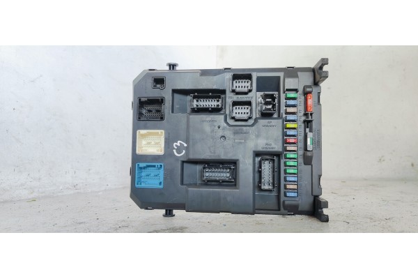 Recambio de caja reles / fusibles para citroen c3 1.4 hdi 70 fap referencia OEM IAM 9666952280  