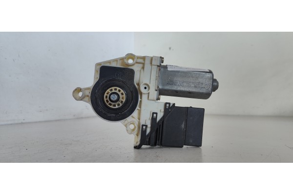 Recambio de motor elevalunas trasero izquierdo para volkswagen touran (1t1) 1.9 tdi referencia OEM IAM 119435  