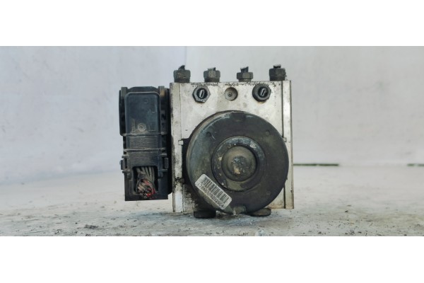 Recambio de abs para ford focus berlina (cap) 1.6tdci 90 referencia OEM IAM 3M512M110GA  