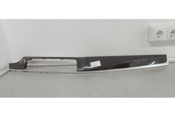 Recambio de moldura para bmw serie 5 touring (f11) 518d referencia OEM IAM 07621Z01  