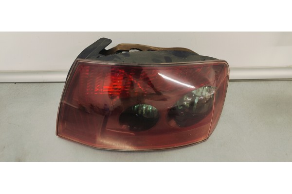 Recambio de piloto trasero derecho para peugeot 407 st sport referencia OEM IAM   