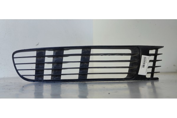Recambio de rejilla paragolpes derecha para volkswagen passat berlina (3b3) advance 4motion referencia OEM IAM 3B0853678B  