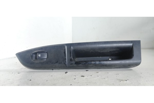 Recambio de mando elevalunas delantero derecho para hyundai getz (tb) 1.5 crdi cat referencia OEM IAM 935801C000  