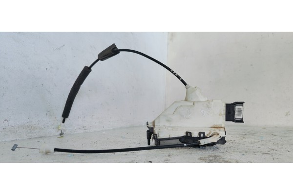Recambio de cerradura puerta delantera derecha para citroen c3 1.4 hdi 70 fap referencia OEM IAM 006246  