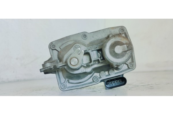Recambio de valvula egr para volkswagen golf vii variant (bv5) sport bmt referencia OEM IAM 52812801  